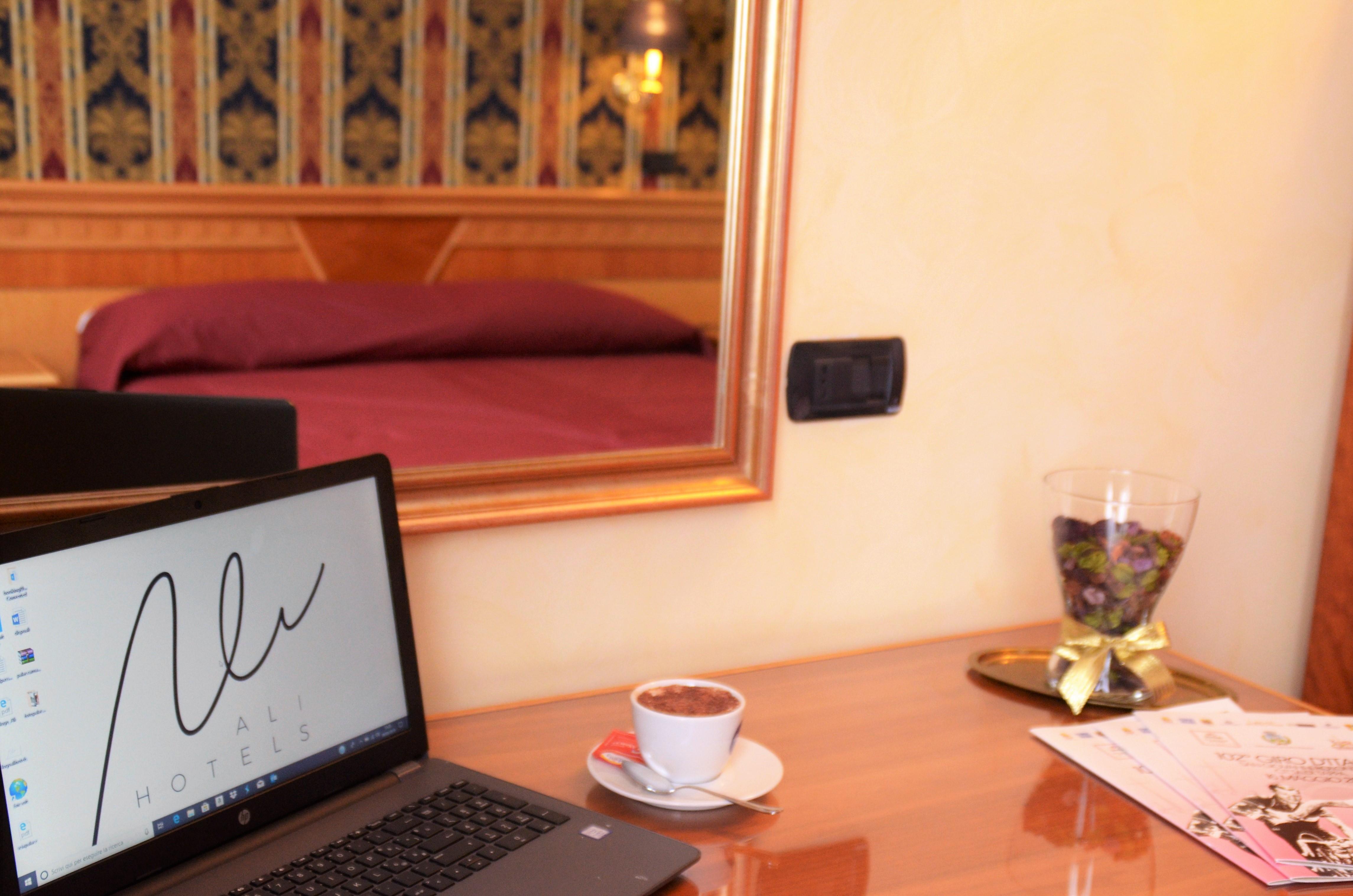 San Giovanni Rotondo Palace - Alihotels Екстериор снимка