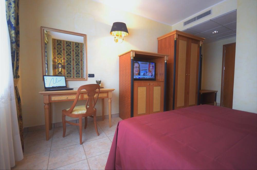 San Giovanni Rotondo Palace - Alihotels Екстериор снимка