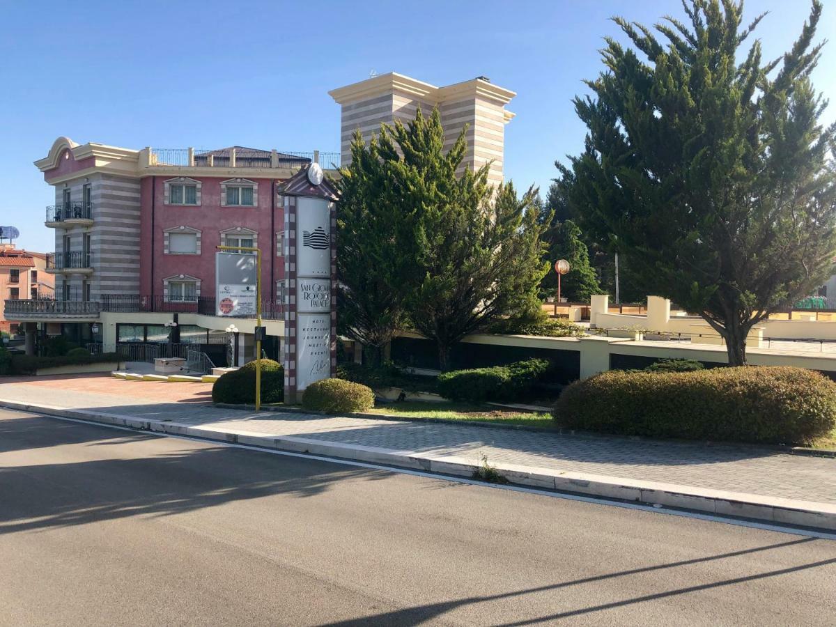 San Giovanni Rotondo Palace - Alihotels Екстериор снимка