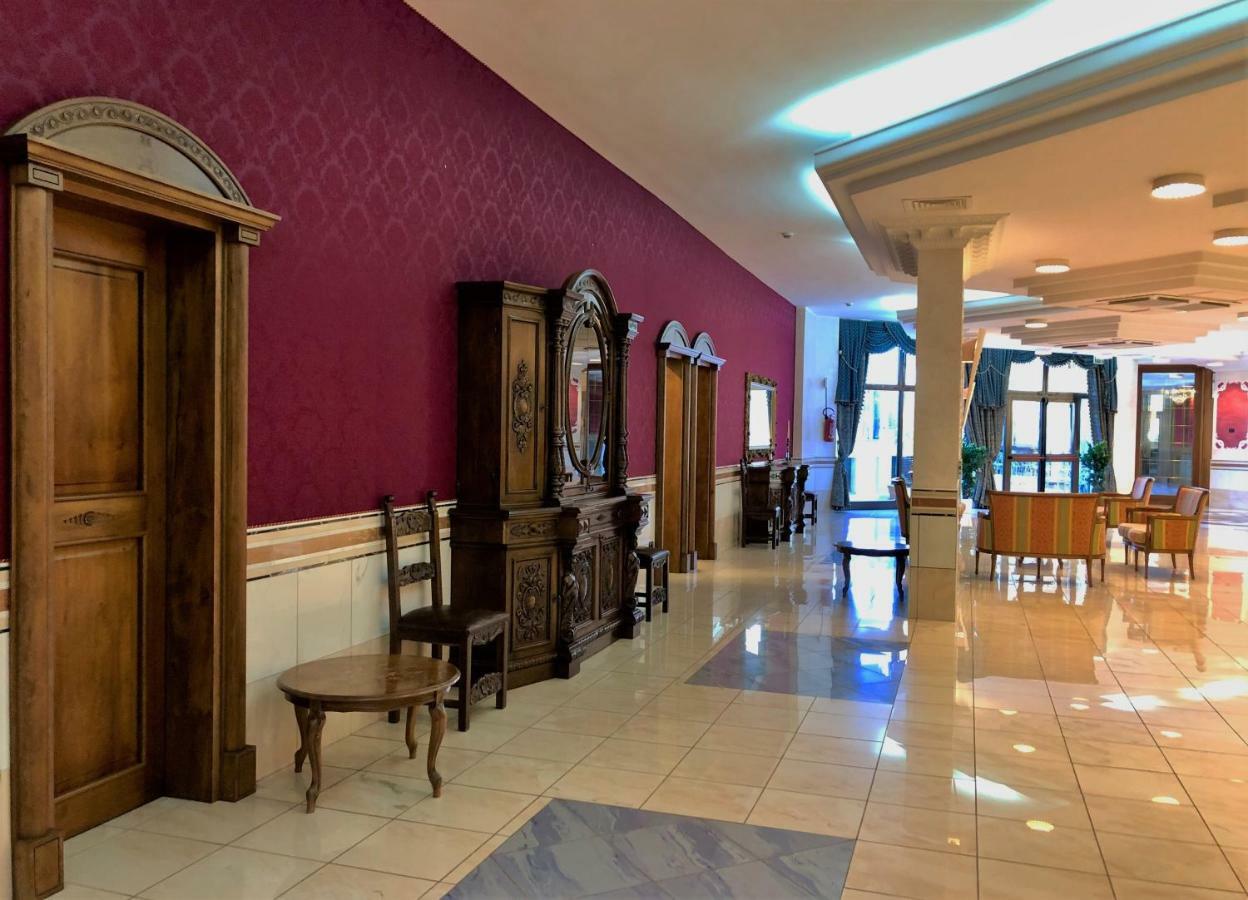 San Giovanni Rotondo Palace - Alihotels Екстериор снимка