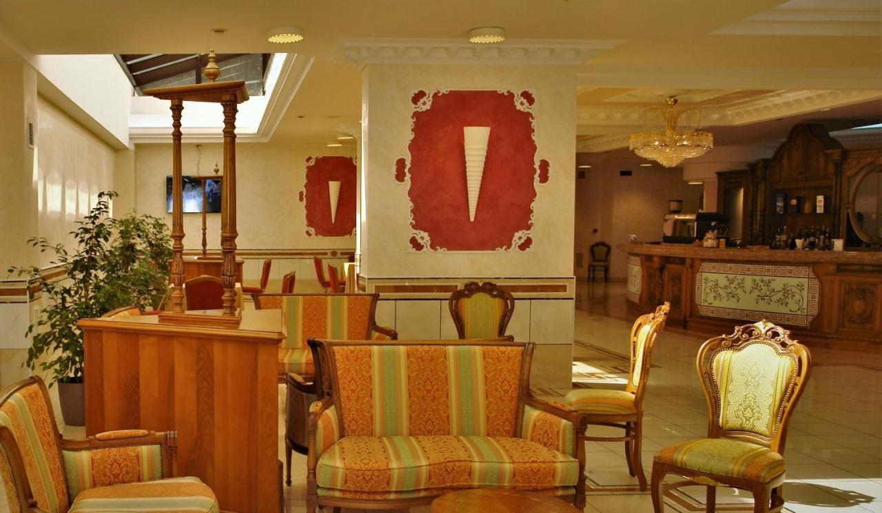 San Giovanni Rotondo Palace - Alihotels Екстериор снимка